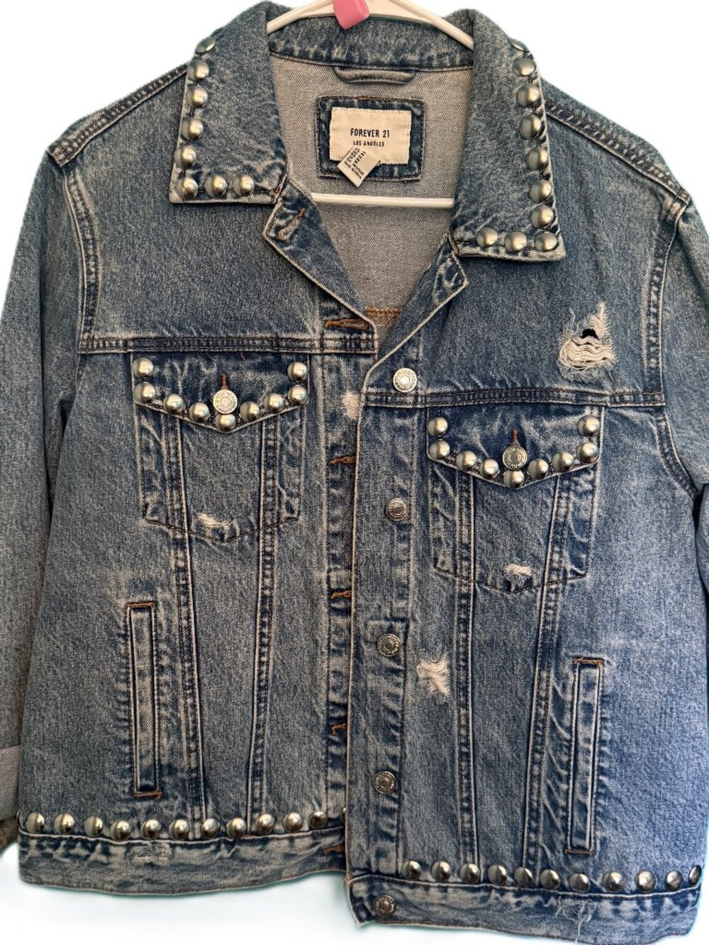 🎀Forever 21 Studded Distressed Denim Jacket Excellent Condition 🎀